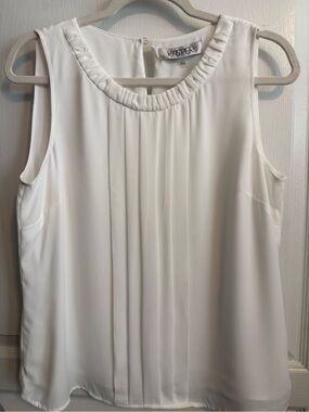 Kasper White Sleeveless Pleated Necklace-Trim Camisole
